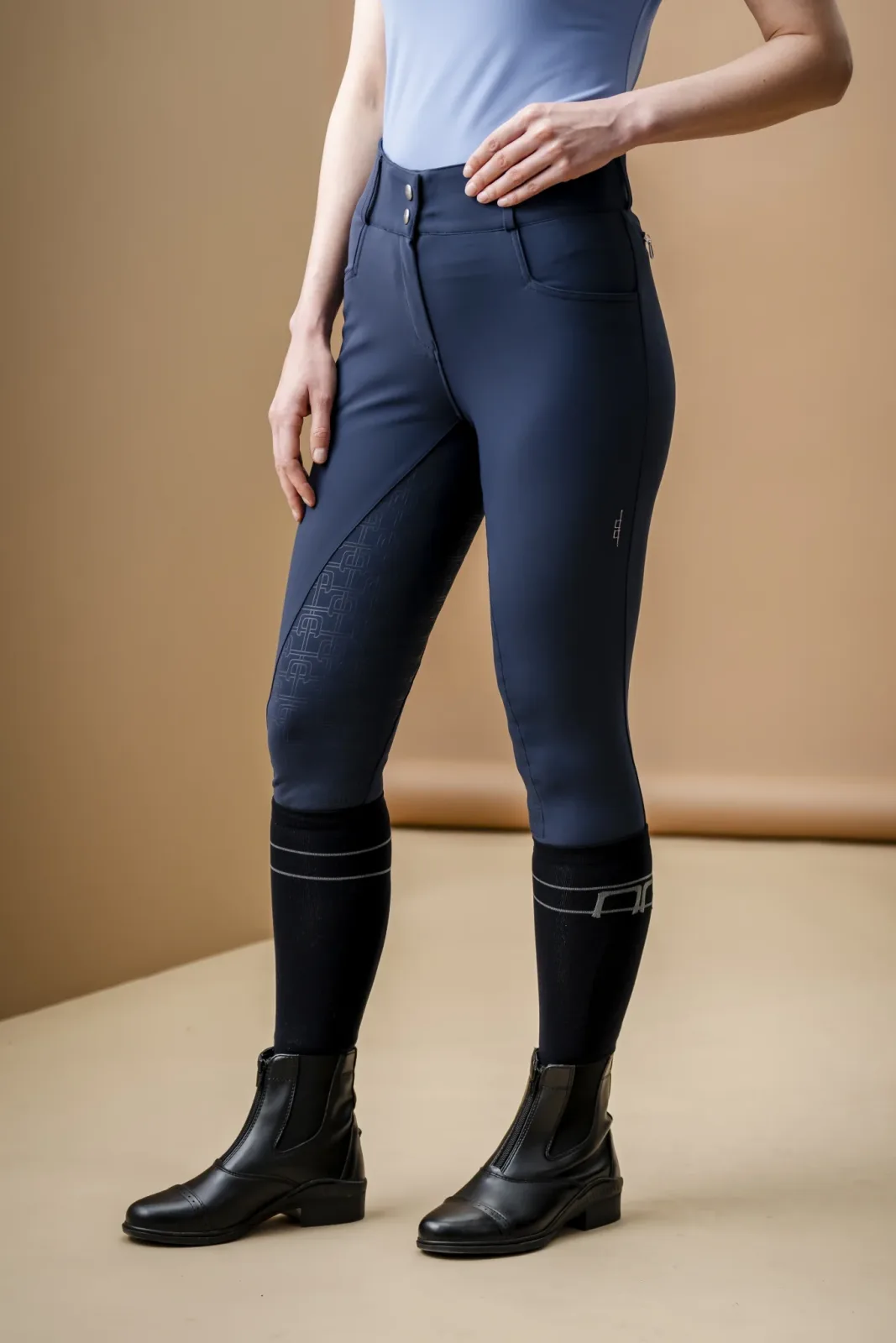 AA Allora Full Seat High Rise Breech
