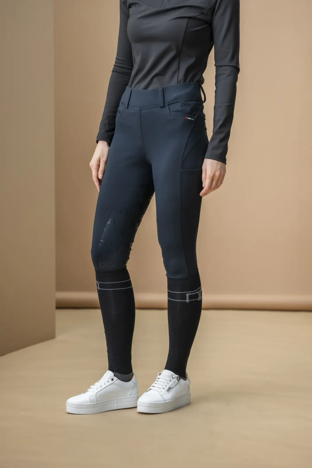 AA Fina Full Seat Brushed Hybrid Breech - Image 2