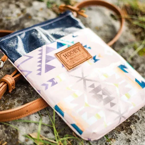 Hooey Monterrey Pink and Navy Wander Crossbody - Image 2