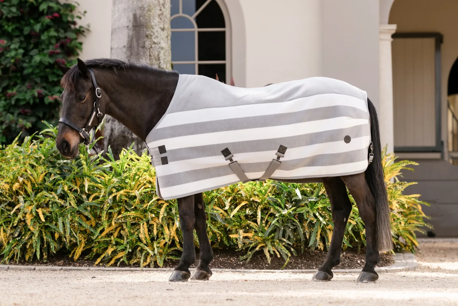 Horseware Newmarket Pony Fleece Cooler - Image 2