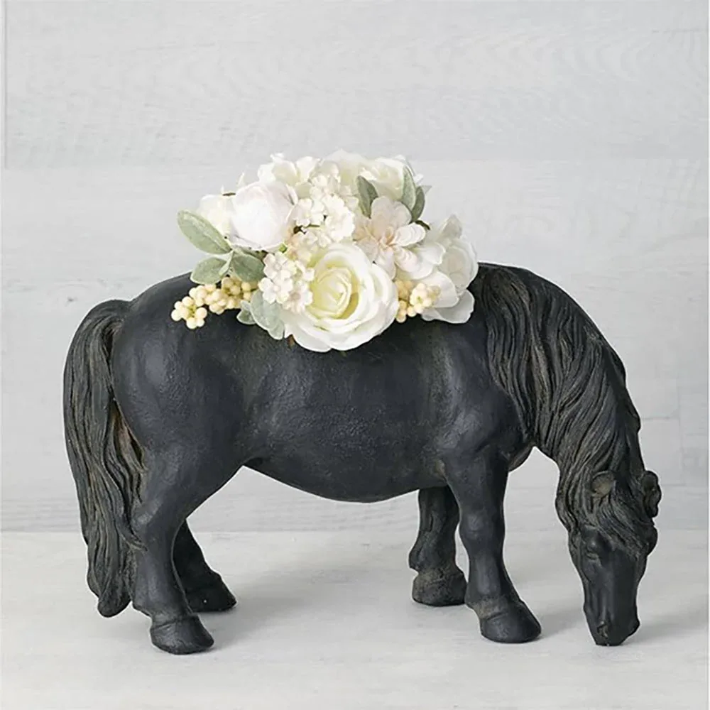 NRS Grazing Horse Planter - Image 2