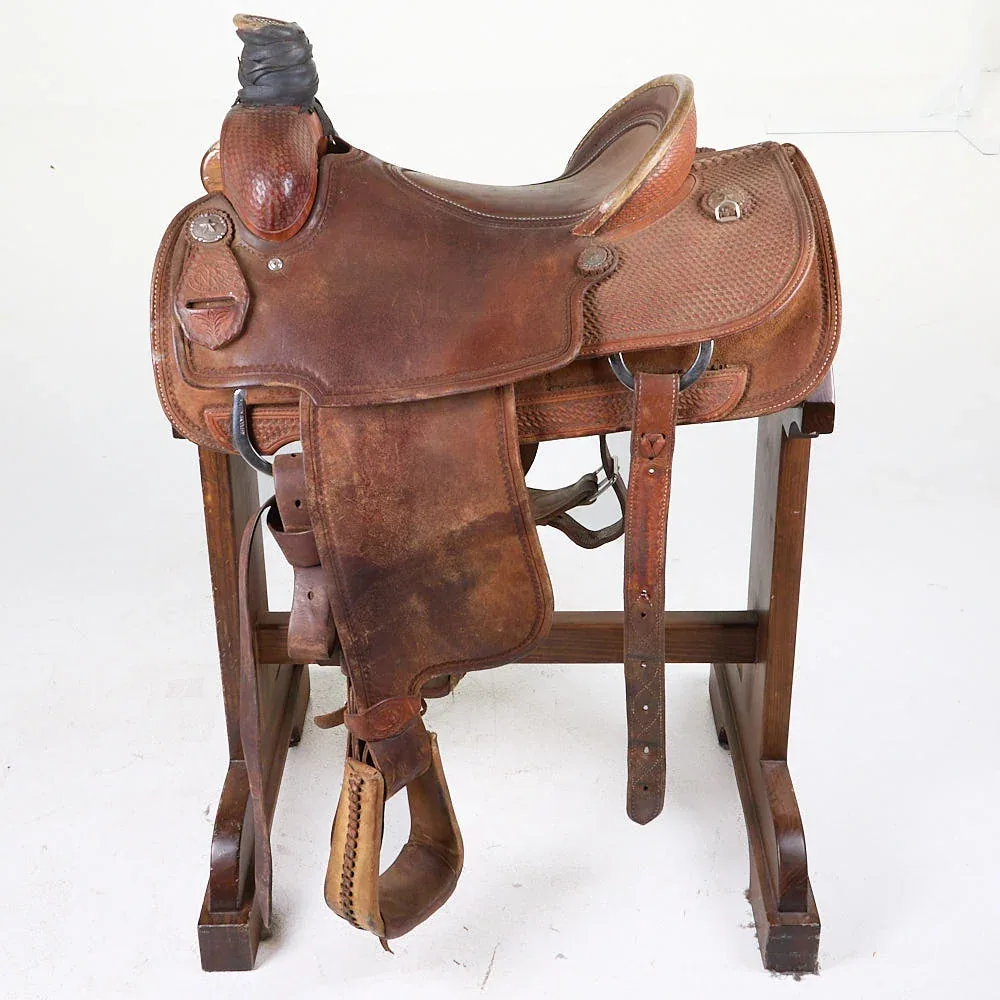 NRS Used 16.5in Basket Tooled Pro Series Team Roping Saddle - Image 2