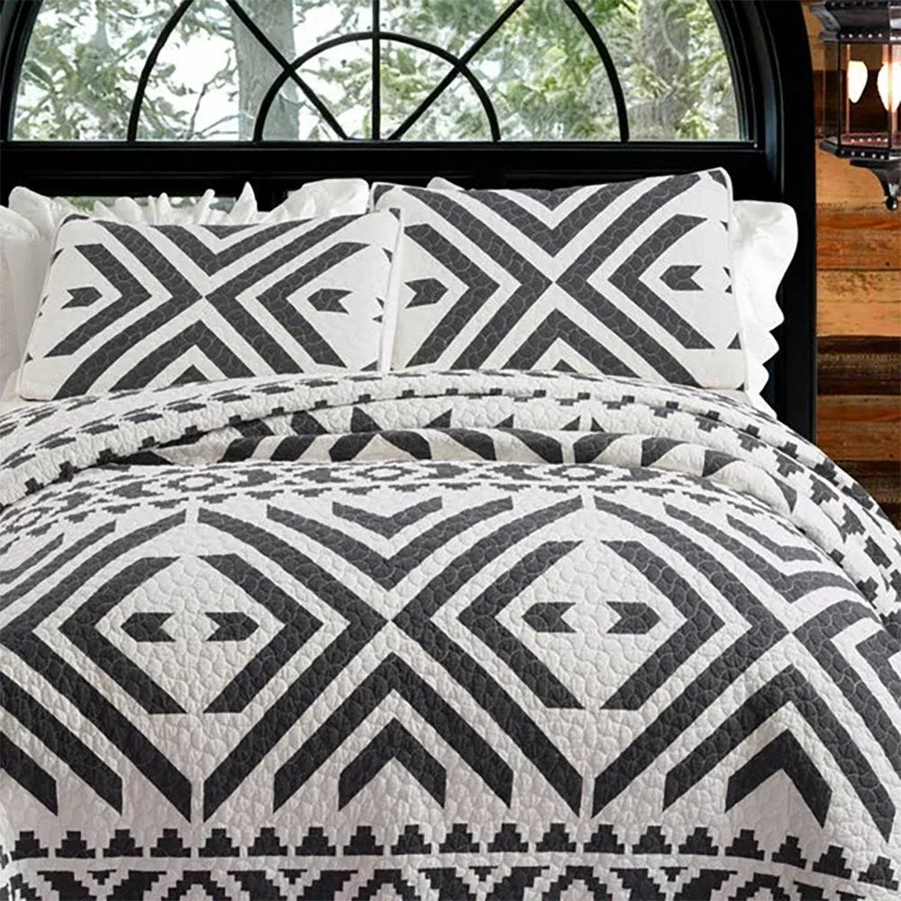 Peking Handicraft Inc. The Queen Ranch 3pc Quilt Set - King