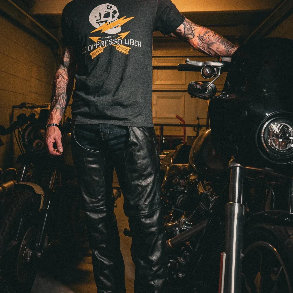 Unisex Premium Leather 4-Pocket Chaps with Spandex - Image 2